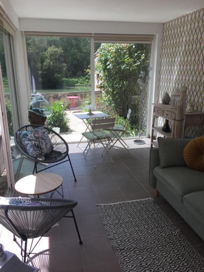 Bed and Breakfast De Charme Et D'Eau Saint-Savinien Exterior foto