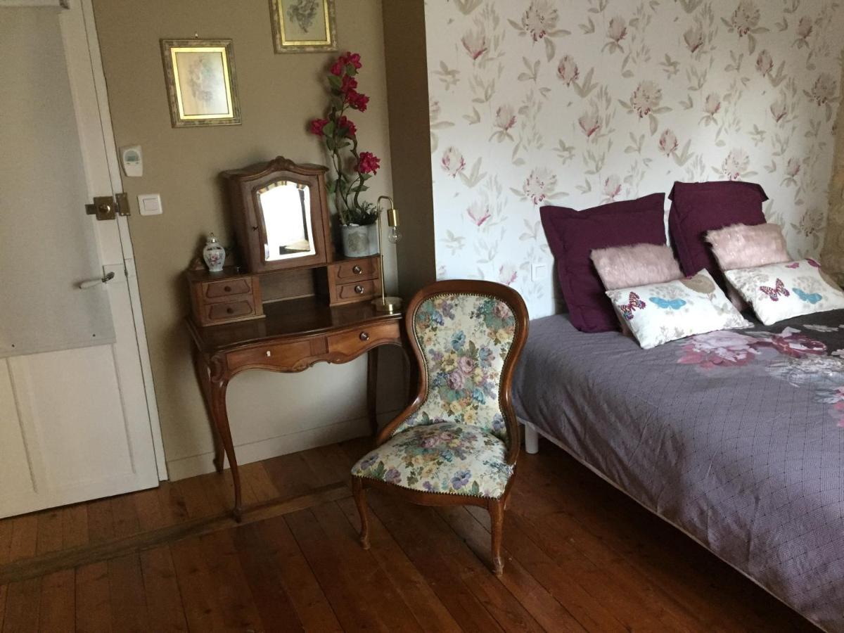 Bed and Breakfast De Charme Et D'Eau Saint-Savinien Exterior foto